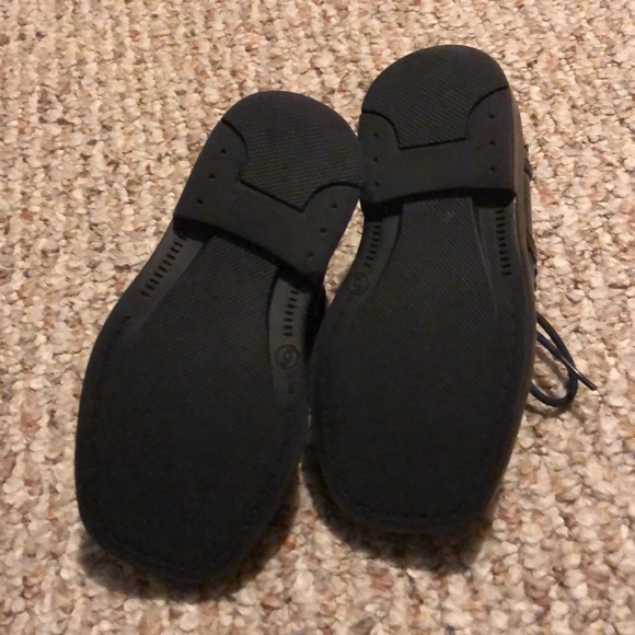 Boy’s black dress shoes - Picture 2 of 3